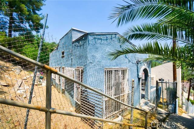 Los Angeles, CA 90032,2602 Onyx DR
