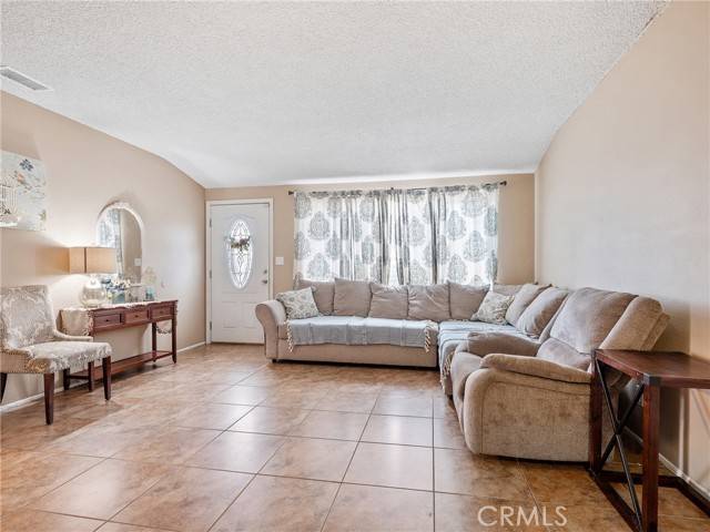 Hesperia, CA 92345,16009 Cajon ST