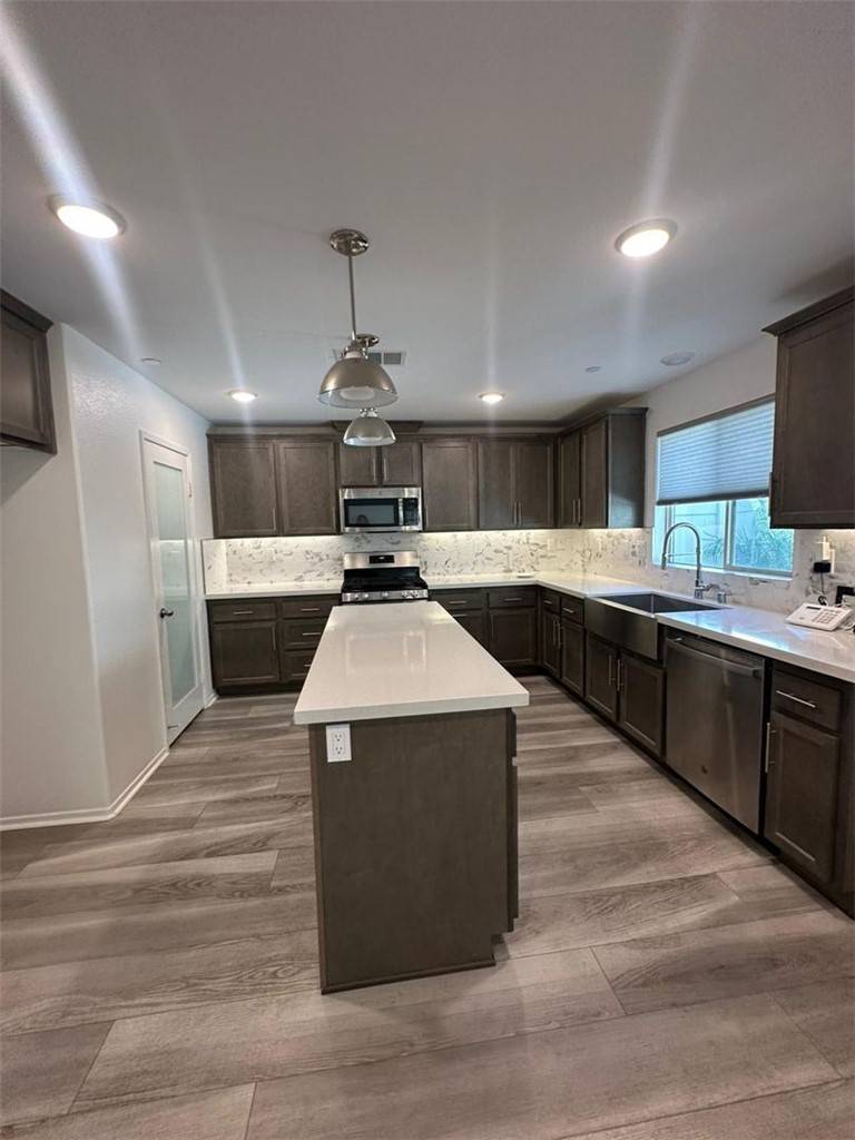 Lake Elsinore, CA 92530,32910 Pacifica PL