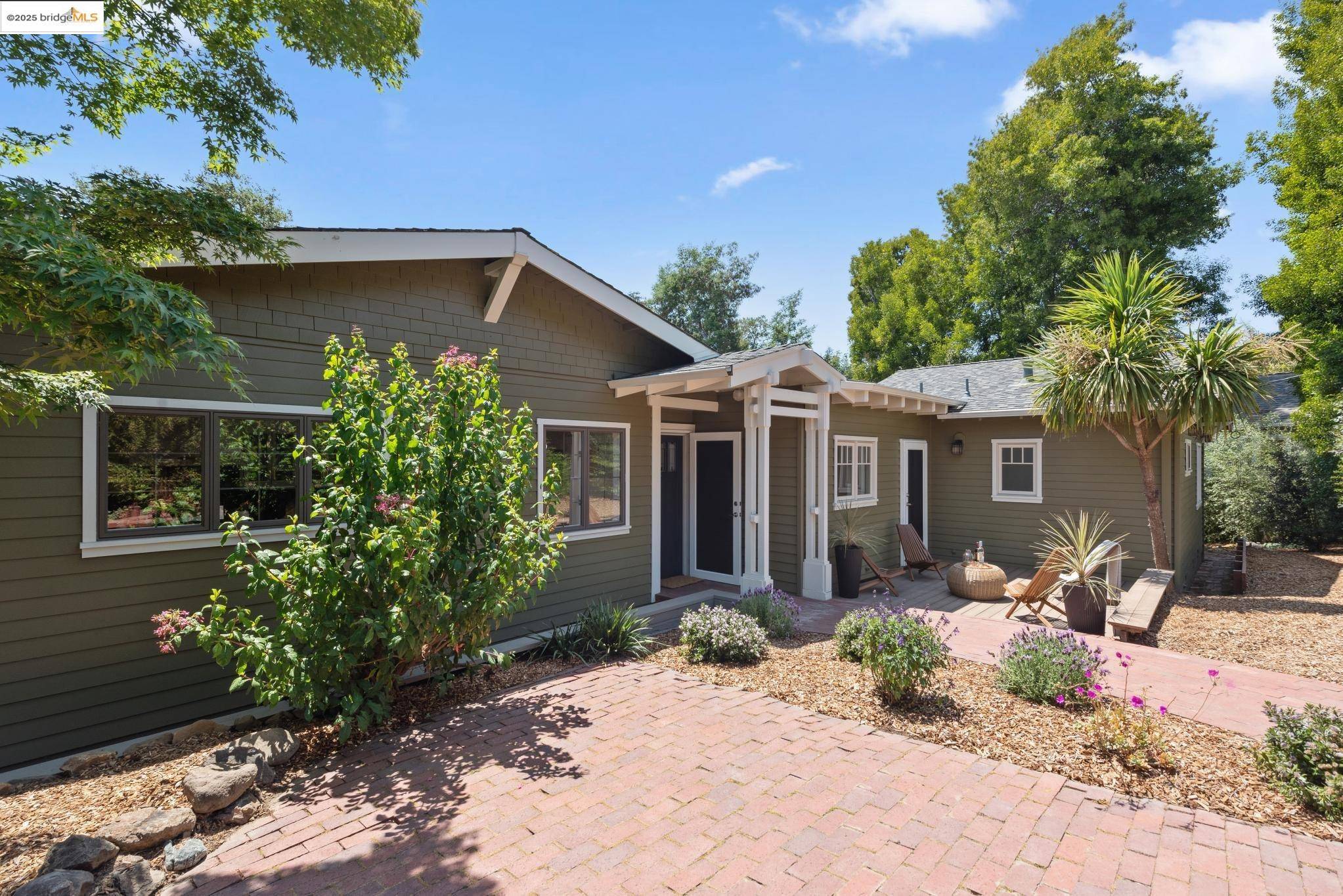 Oakland, CA 94611,2181 Andrews St