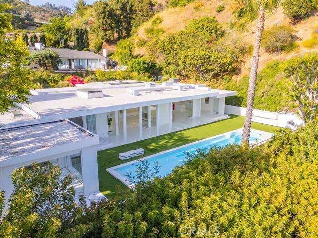 Beverly Hills, CA 90210,1046 N Hillcrest RD
