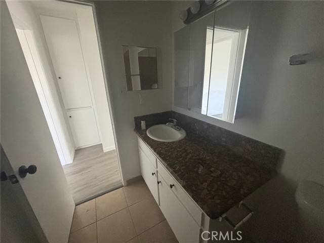 Inglewood, CA 90302,144 W Hillsdale ST 3