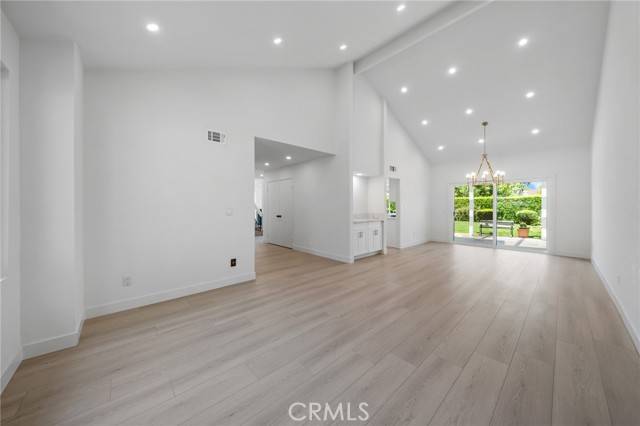 Winnetka, CA 91306,19735 Blythe ST