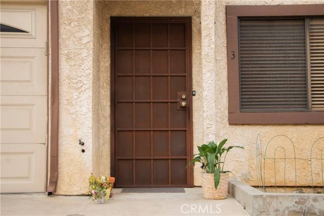 Inglewood, CA 90302,916 E 65th ST 3