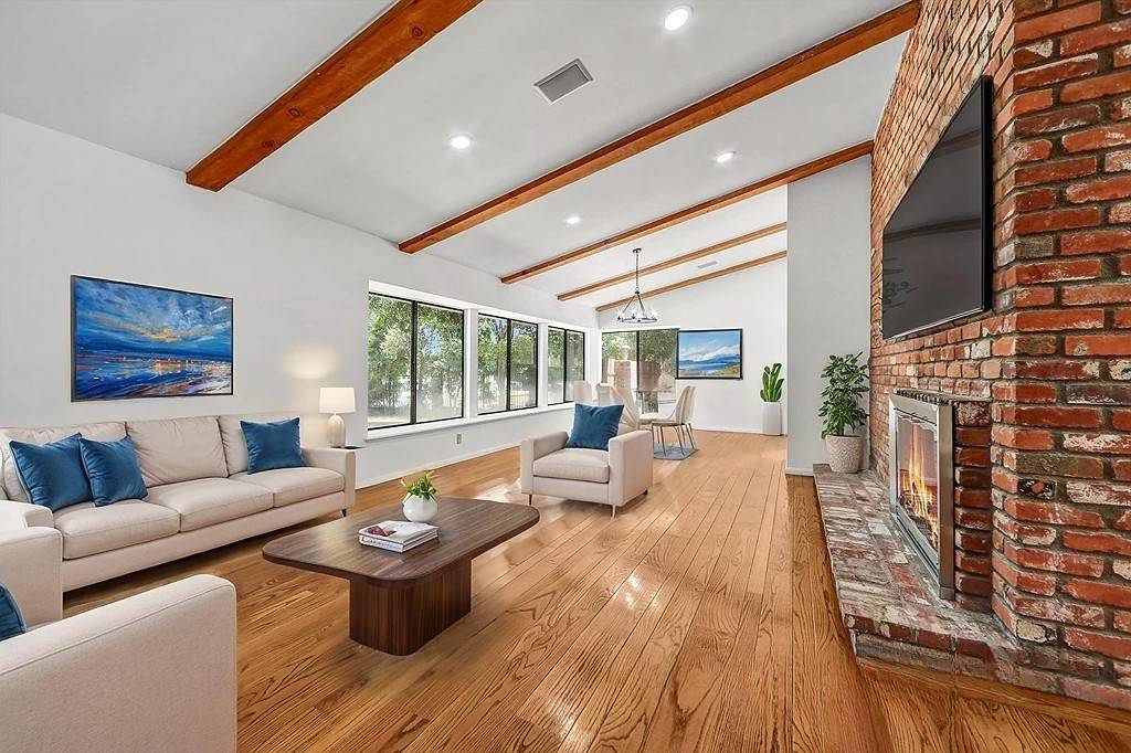 Chatsworth, CA 91311,10915 Remmet AVE