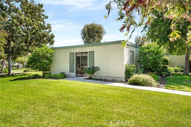 Laguna Woods, CA 92637,71 Calle Aragon B