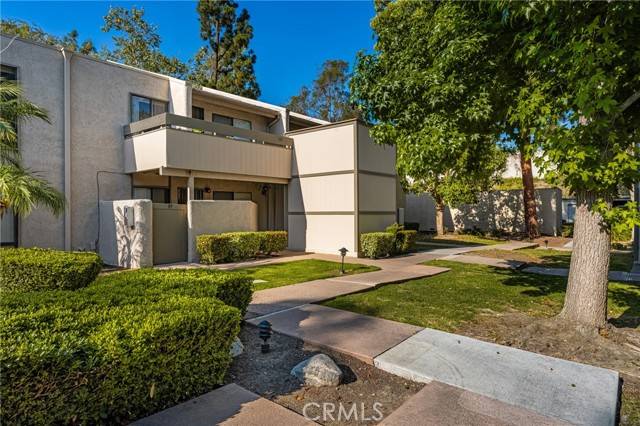 Fullerton, CA 92835,3026 Associated 103