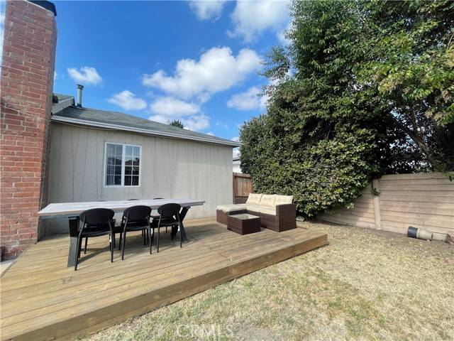 Reseda, CA 91335,6638 Bovey AVE