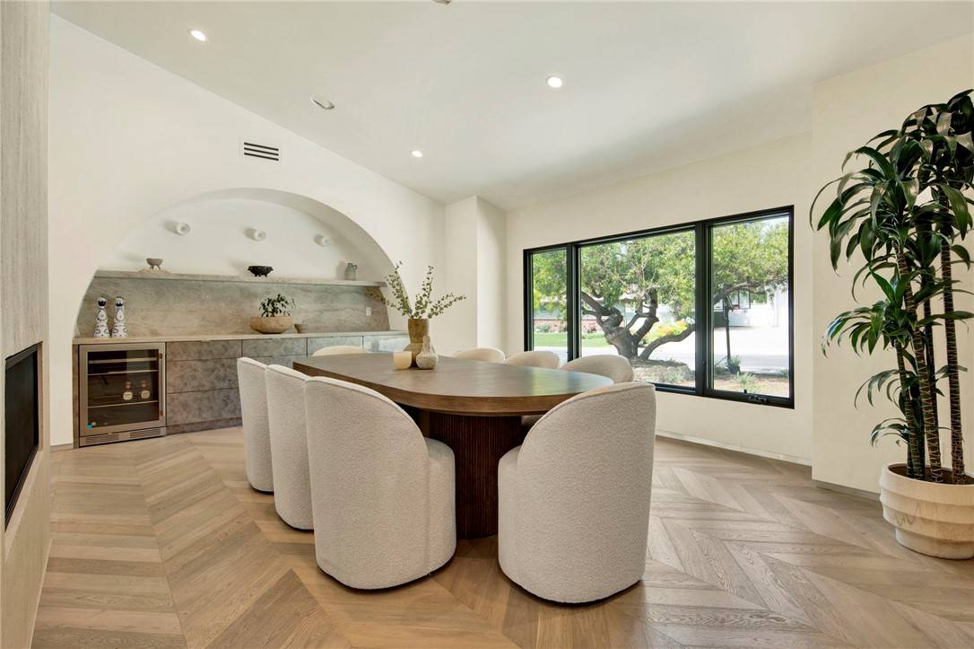 Sunland, CA 91040,10742 Walnut DR