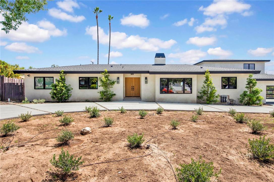 Sunland, CA 91040,10742 Walnut DR