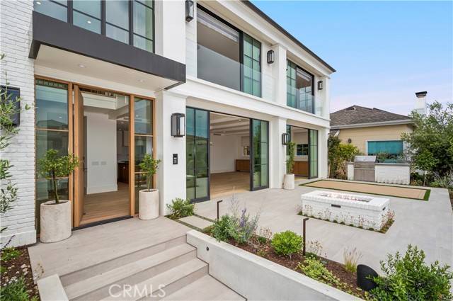 Corona Del Mar, CA 92625,2820 Bayview DR