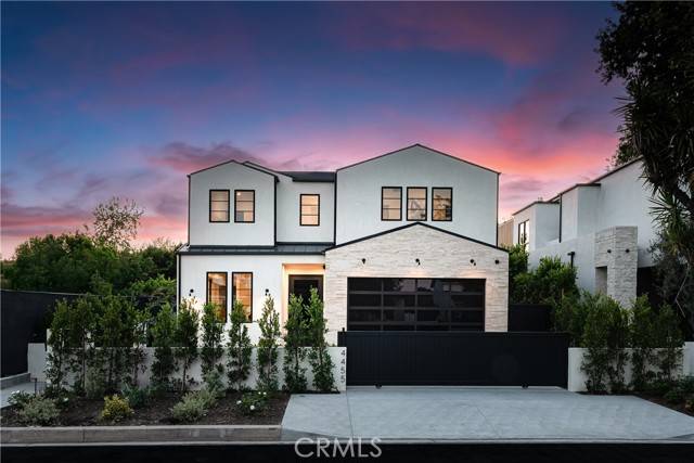 Sherman Oaks, CA 91423,4455 Katherine AVE