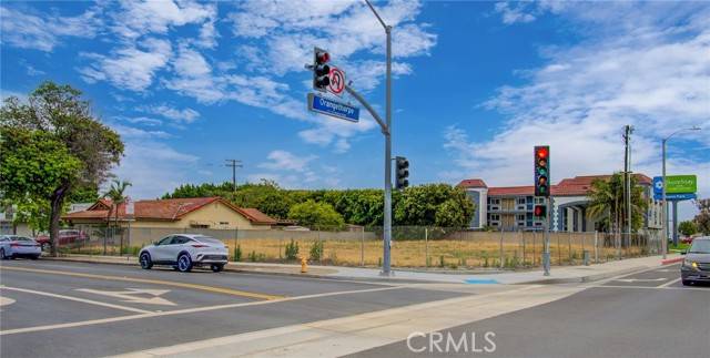 Buena Park, CA 90621,7911 Orangethorpe Ave