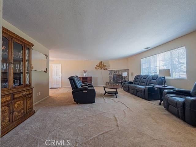 Apple Valley, CA 92307,14559 Temecula RD