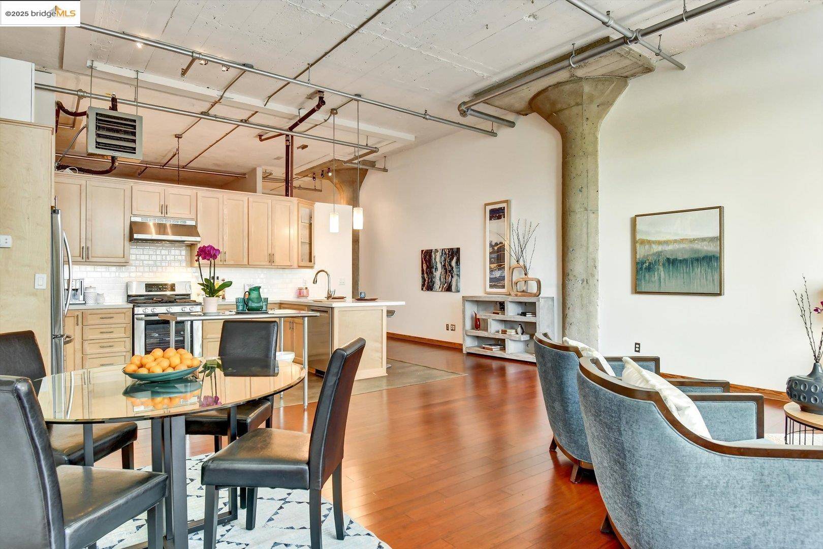 Oakland, CA 94607,247 4th ST APT 204