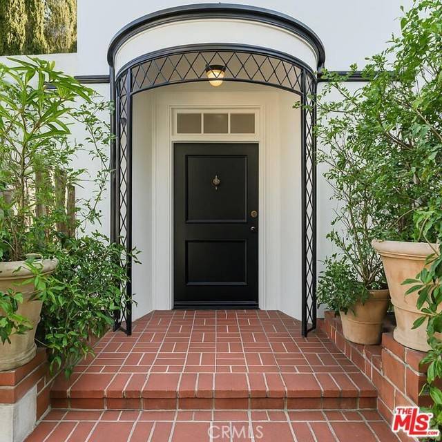 Los Angeles, CA 90005,728 S Windsor BLD