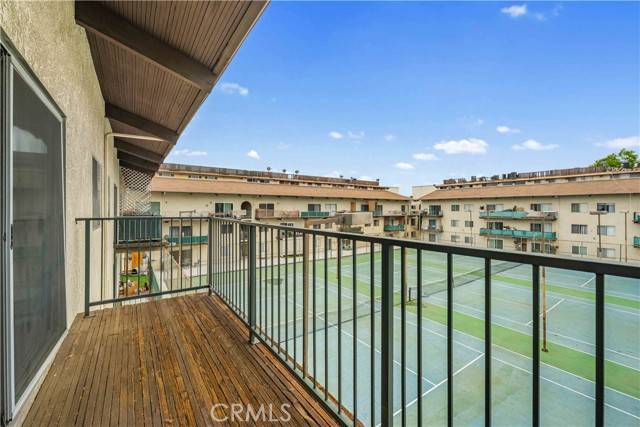 Encino, CA 91316,5460 White Oak AVE E339