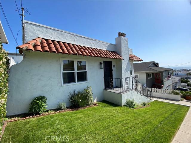 Hermosa Beach, CA 90254,912 8th PL