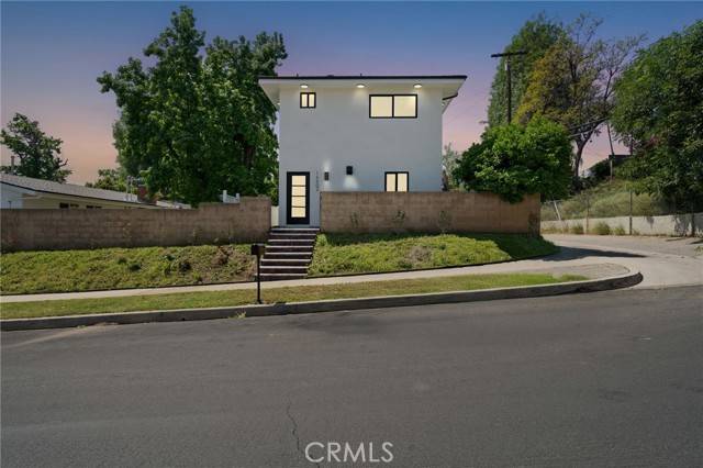 Northridge, CA 91343,16609 Superior St