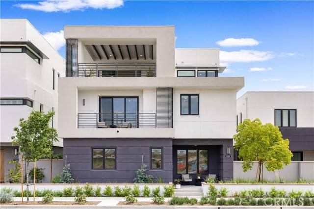 Tustin, CA 92782,2126 Airship Ave