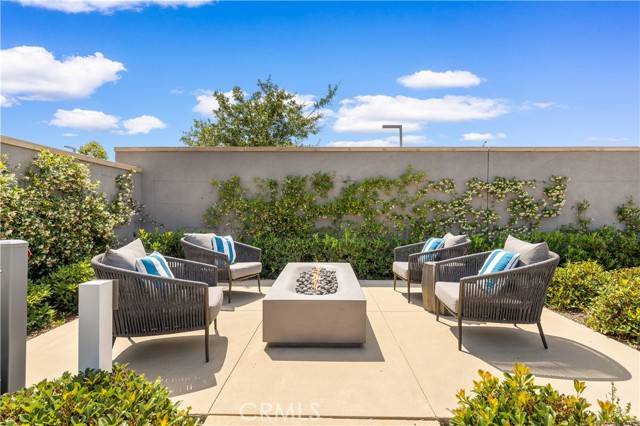 Tustin, CA 92782,2126 Airship Ave