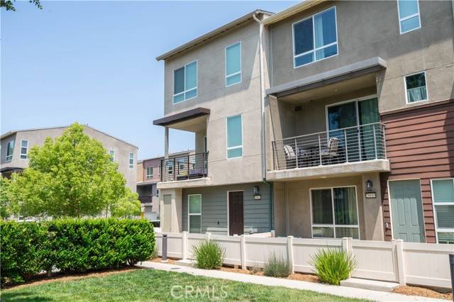 Winnetka, CA 91306,20612 Desert Ash LN