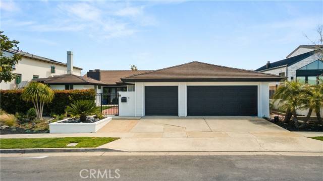 Corona Del Mar, CA 92625,1520 Sandcastle DR