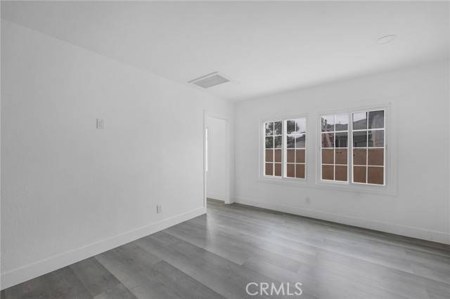 Inglewood, CA 90304,10527 Burin Ave