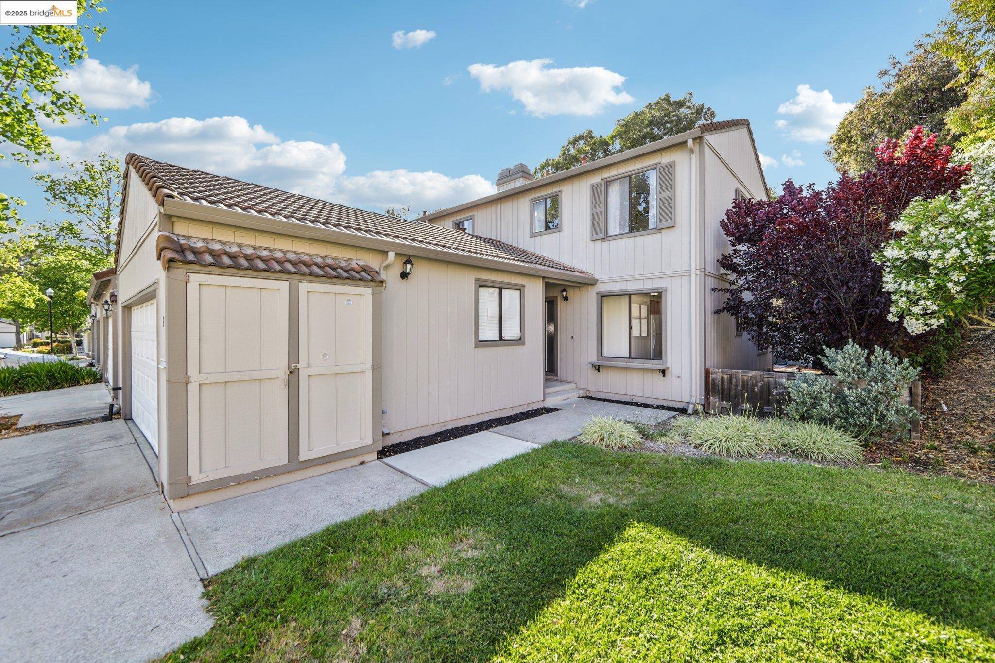 Hercules, CA 94547,9 Moraine CT