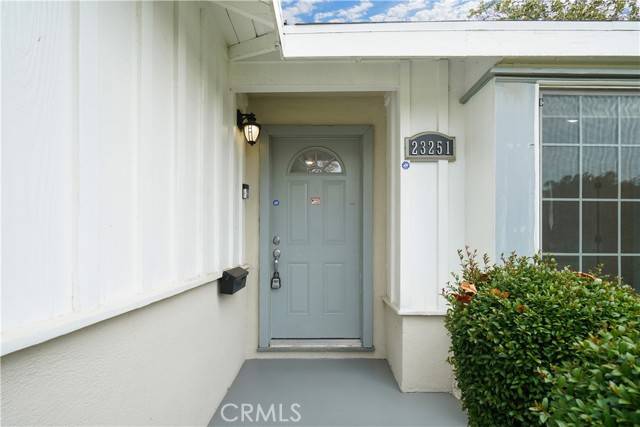West Hills, CA 91307,23251 Hamlin ST
