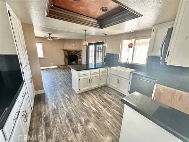 Apple Valley, CA 92307,15395 Apache RD