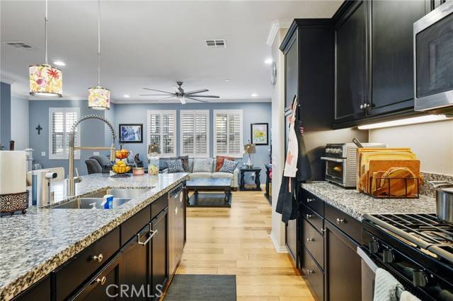 Saugus, CA 91350,22124 Barrington WAY