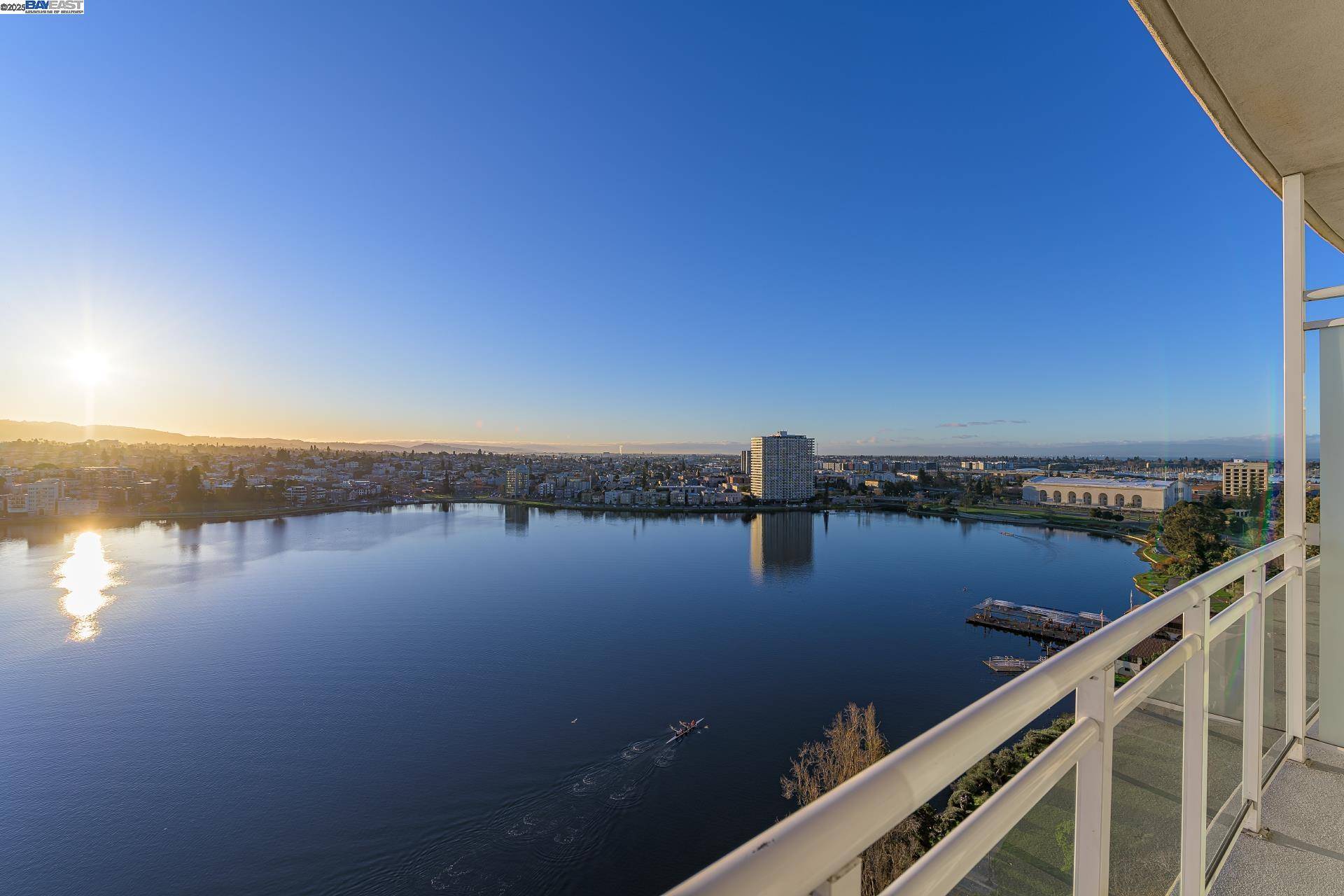 Oakland, CA 94612,1 Lakeside 1806