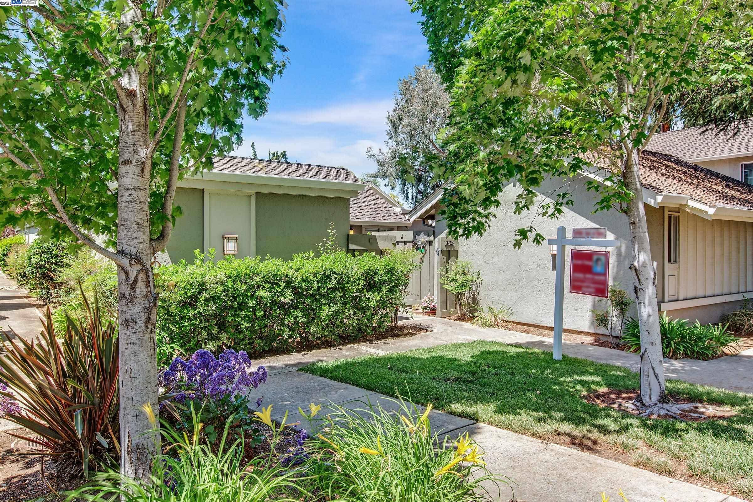 San Jose, CA 95118,1328 Star Bush Ln