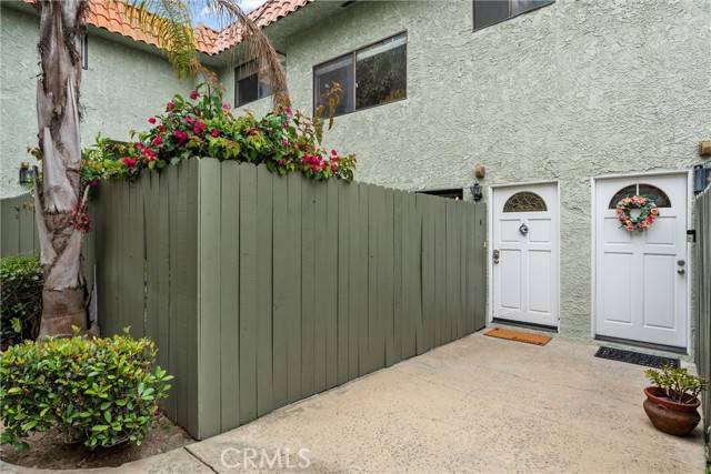 Redondo Beach, CA 90278,1832 Rockefeller LN 4