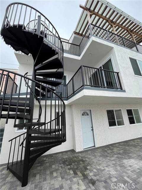 Hermosa Beach, CA 90254,945 Montgomery DR
