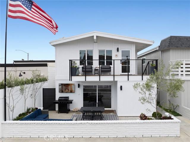 Newport Beach, CA 92663,207 Colton ST