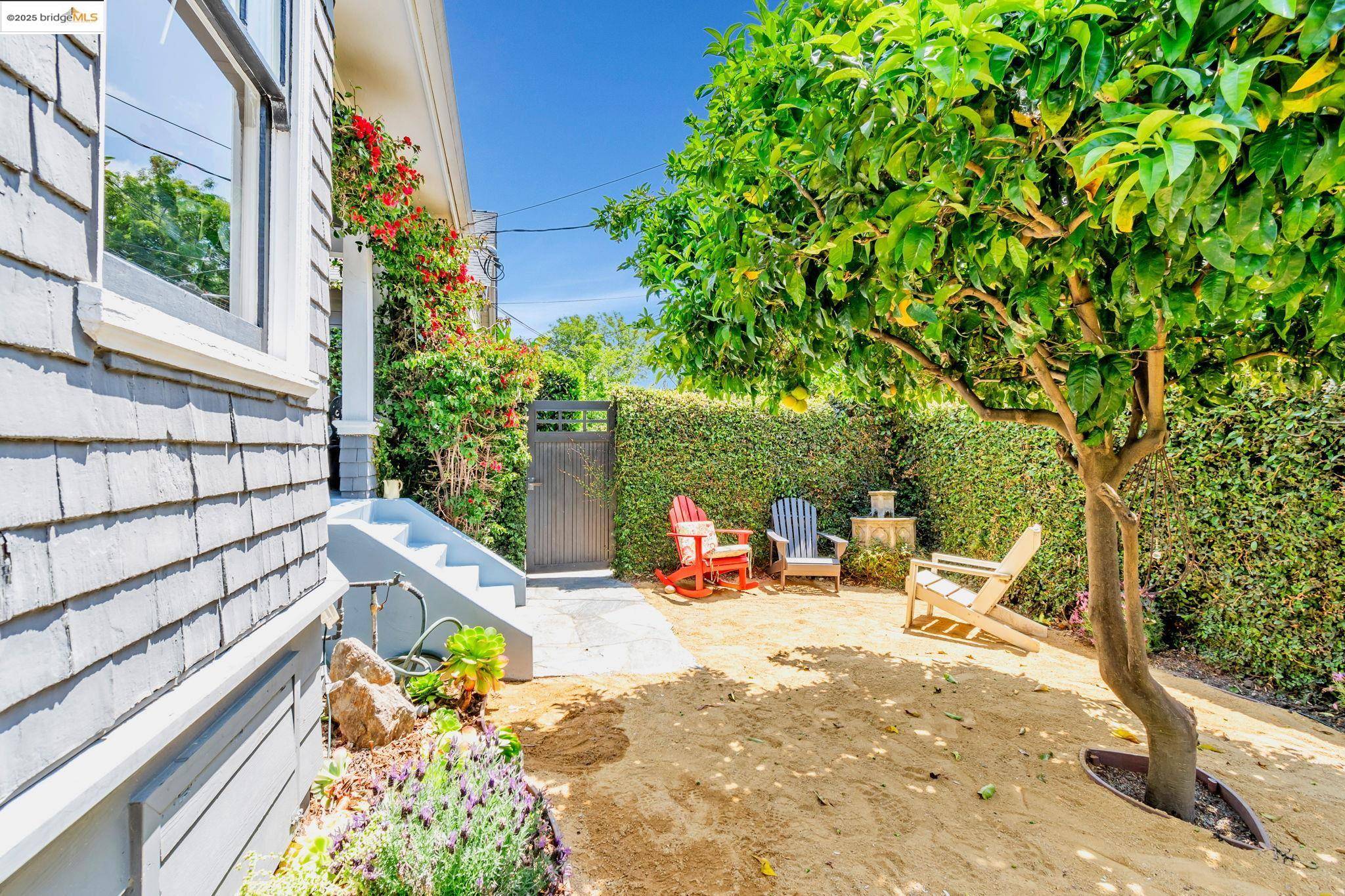 Oakland, CA 94618,6108 Hillegass Ave