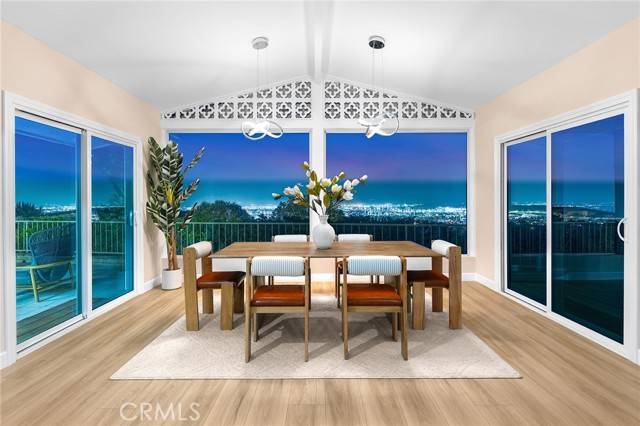 Rancho Palos Verdes, CA 90275,29805 Knoll View DR