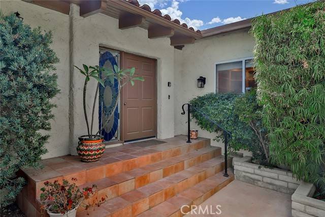 Thousand Oaks, CA 91360,813 Woodlawn DR