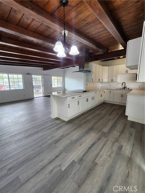 San Fernando, CA 91340,12975 corcoran PL