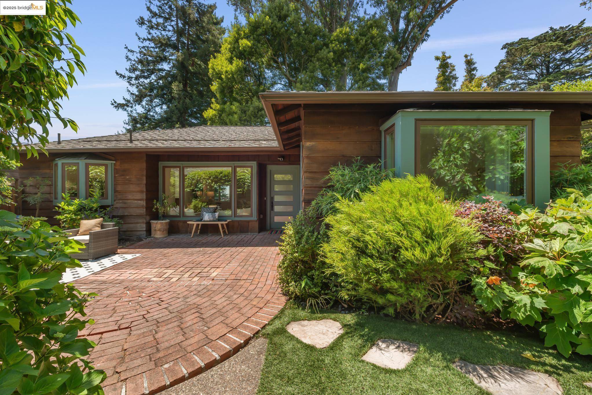 Berkeley, CA 94708,1270 Queens Rd