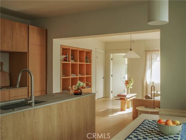 Los Angeles, CA 90026,1807 Montana ST
