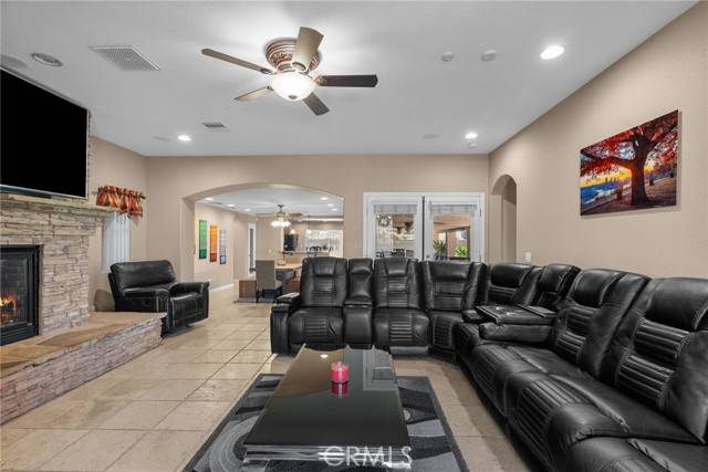 Palmdale, CA 93551,40139 15 ST