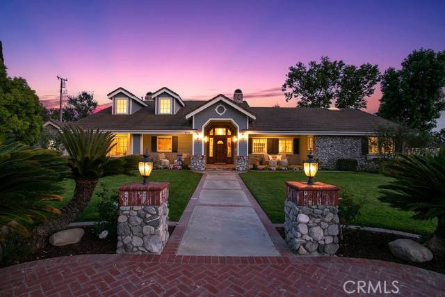 Villa Park, CA 92861,18162 James RD