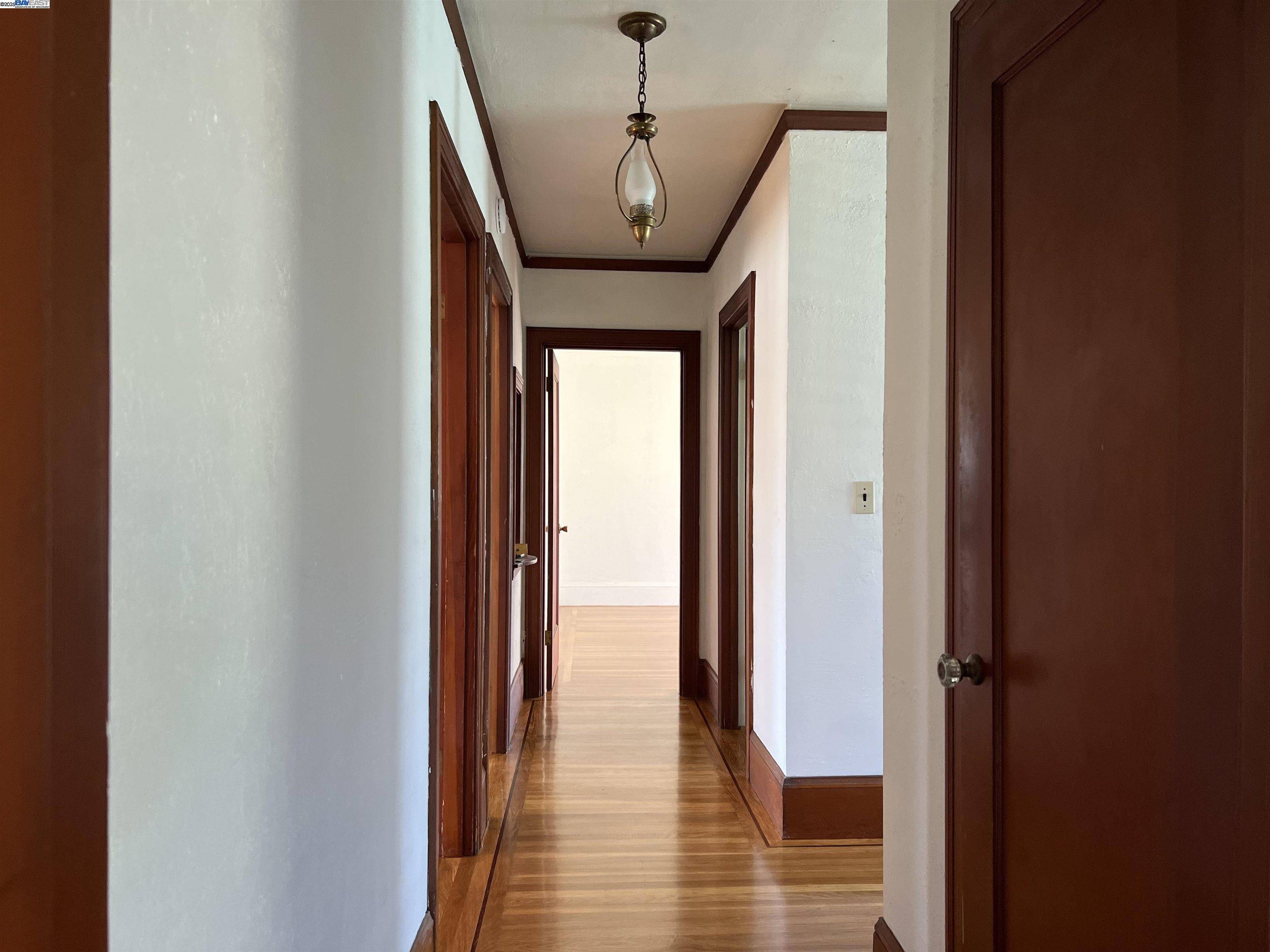Alameda, CA 94501,1301 9Th St