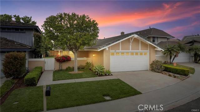 Irvine, CA 92604,29 Blackswan