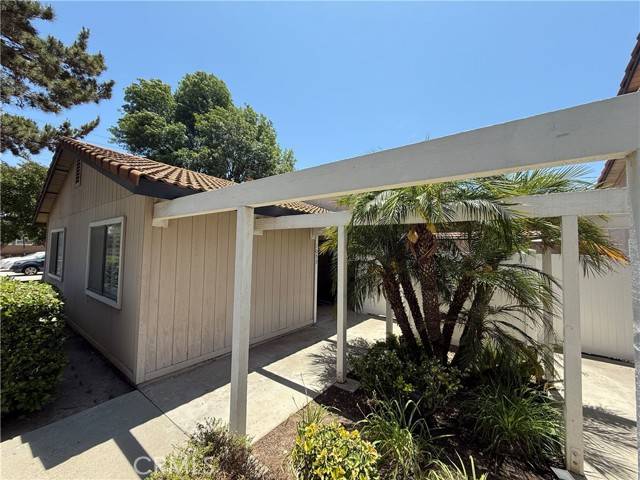 Corona, CA 92882,1053 Border AVE