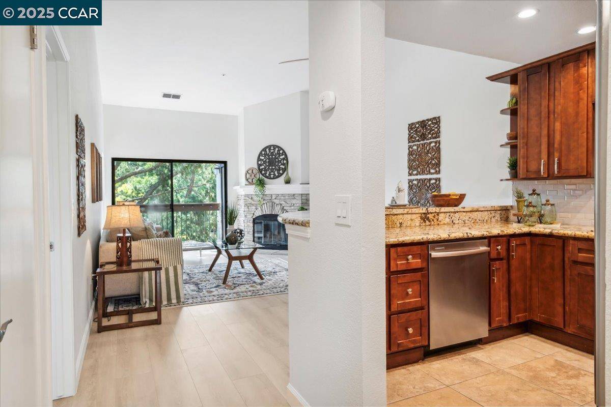 Walnut Creek, CA 94595,1733 S Villa WAY