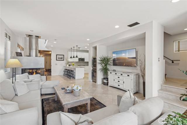 Corona Del Mar, CA 92625,610 Marigold AVE
